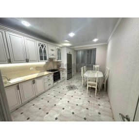 2-к. кв, 68,5 м², 4/4 эт.