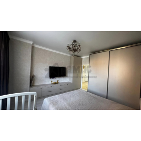 2-к. квартира, 70 м², 2/5 эт.